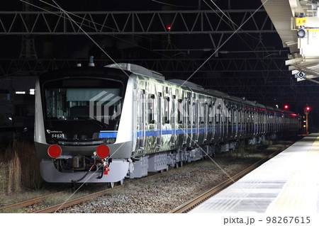夜間の新型車両輸送 夜間の新型車両輸送 98267615