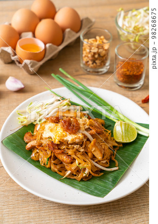 Pad Thai - stir-fried rice noodles Pad Thai - stir-fried rice noodles 98268675