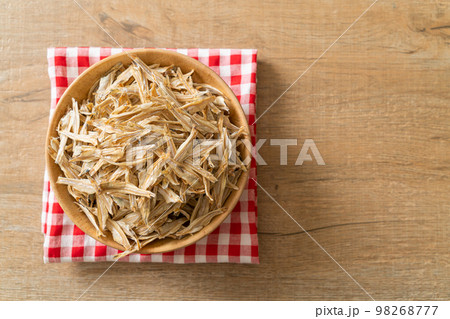 dried small crispy fish dried small crispy fish 98268777