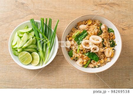 Fried rice with squid or octopus Fried rice with squid or octopus 98269538