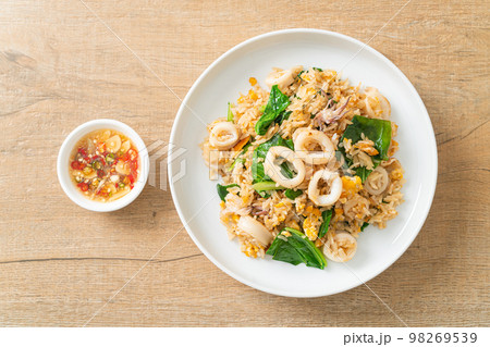 Fried rice with squid or octopus 98269539