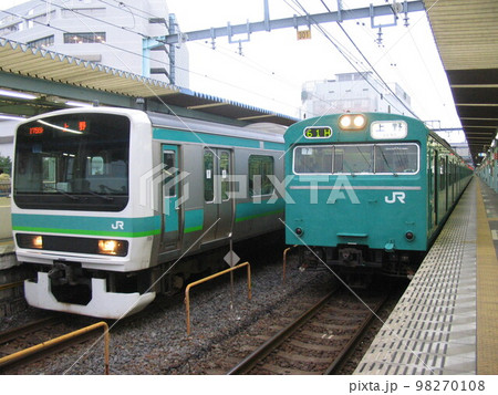 常磐線103系とE231系②（2005.7.9 取手駅） 98270108