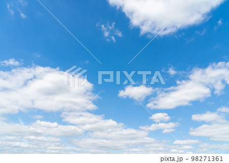 空、青空、雲、青い空、風景、晴れ、コピースペース、背景素材、背景