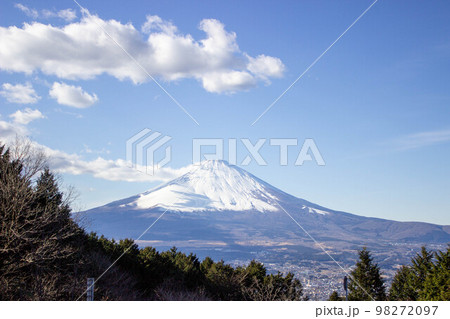 御殿場乙女峠から見た初冬の富士山 御殿場乙女峠から見た初冬の富士山 98272097
