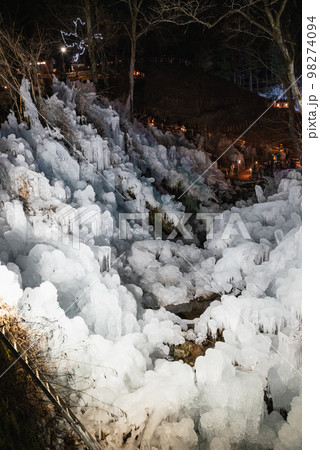 秩父三大氷柱・あしがくぼの氷柱ライトアップ 98274094
