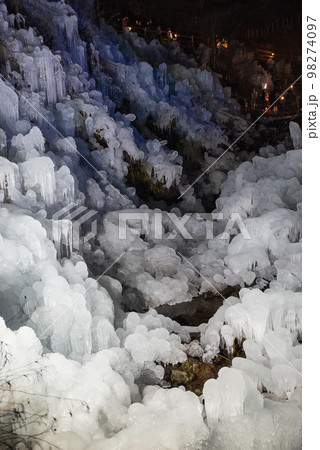 秩父三大氷柱・あしがくぼの氷柱ライトアップ 98274097