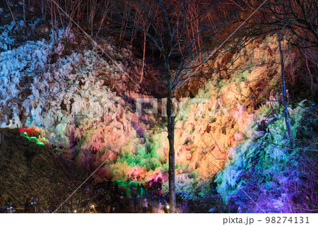 秩父三大氷柱・あしがくぼの氷柱ライトアップ 98274131