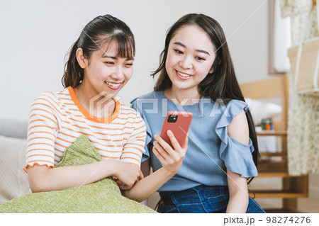 roommate roommate 98274276