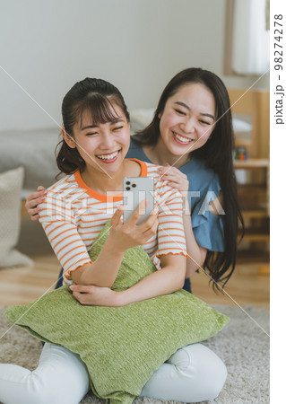 roommate 98274278