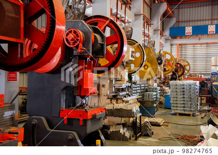 Roofing metal sheet stamping machine, Huge and luxury automotive hydraulic press stamping machine, Industrial metalwork manufacturing, Production high quality technology factory Roofing metal sheet stamping machine, Huge and luxury automotive hydraulic press stamping machine, Industrial metalwork manufacturing, Production high quality technology factory 98274765