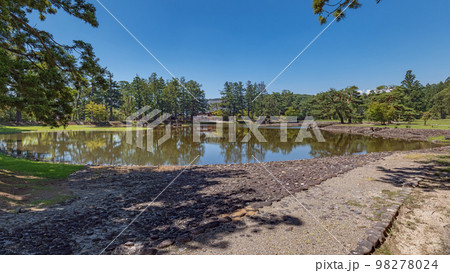 岩手平泉 毛越寺 浄土庭園の風景 岩手平泉 毛越寺 浄土庭園の風景 98278024