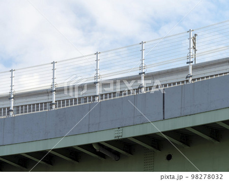 高速道路ジャンクションの高架橋 高速道路ジャンクションの高架橋 98278032