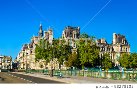 City Hall or Hotel de Ville in Paris, the capital of France City Hall or Hotel de Ville in Paris, the capital of France 98278103