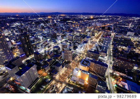 浜松市　アクトタワーから眺める浜松市街の夜景（三方ヶ原方面） 98279689