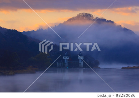 岩手県北上市 晩秋の展勝地公園 岩手県北上市 晩秋の展勝地公園 98280036