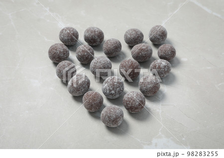 Concept of Valentine's day, heart, day of the love couples concept Concept of Valentine's day, heart, day of the love couples concept 98283255