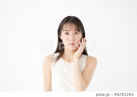女性　美容　白バック 98285263