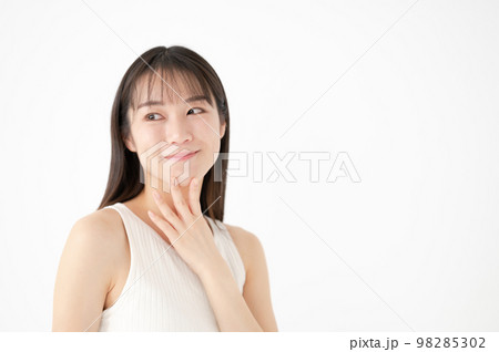 女性　美容　白バック 98285302