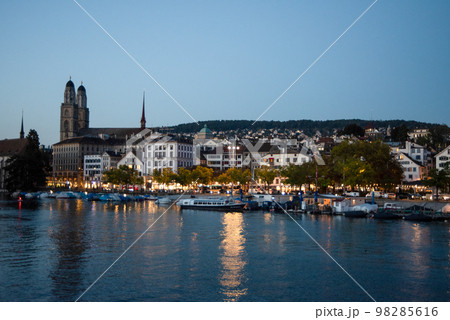 スイスチューリッヒの美しい風景 98285616