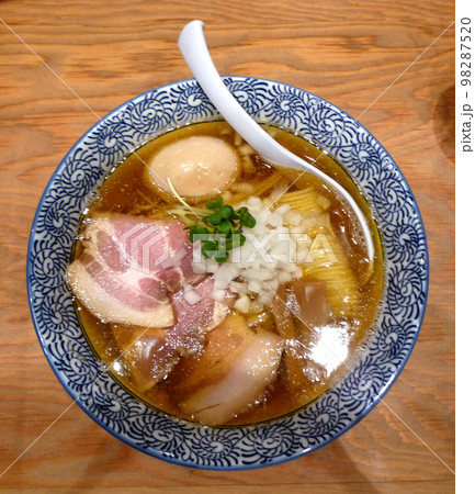 キレイな醤油ラーメン01 キレイな醤油ラーメン01 98287520