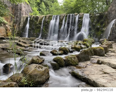 五天山公園の左股川 五天山公園の左股川 98294110