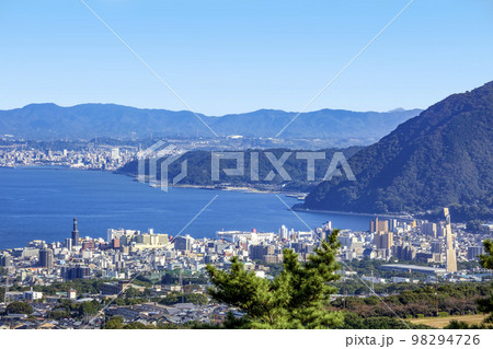 高崎山・別府湾眺望と別府大分市街地 高崎山・別府湾眺望と別府大分市街地 98294726