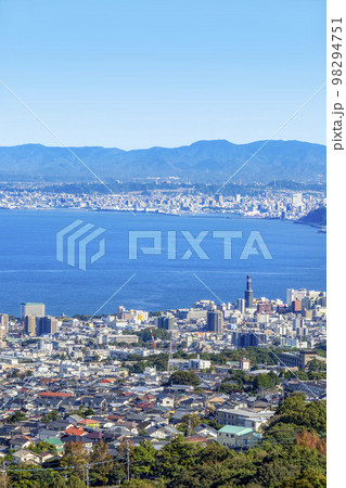 別府湾眺望と別府大分市街地 別府湾眺望と別府大分市街地 98294751