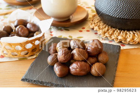 甘栗でおやつ　間食　むき栗 98295623