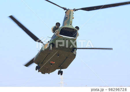 大型輸送ヘリコプター CH-47J 陸上自衛隊の演習 大型輸送ヘリコプター CH-47J 陸上自衛隊の演習 98296728