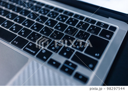ノートパソコンのキーボード ノートパソコンのキーボード 98297544