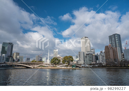 Nakanoshima Park seen from Hachikenyahama - Stock Photo [98299227