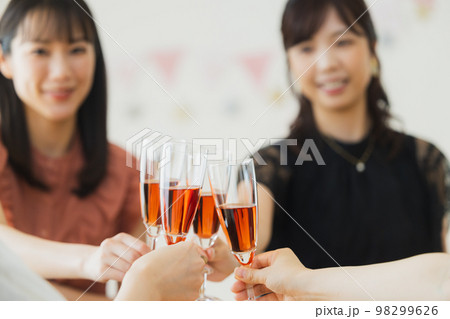 女子会 パーティ 飲み会 女子会 パーティ 飲み会 98299626