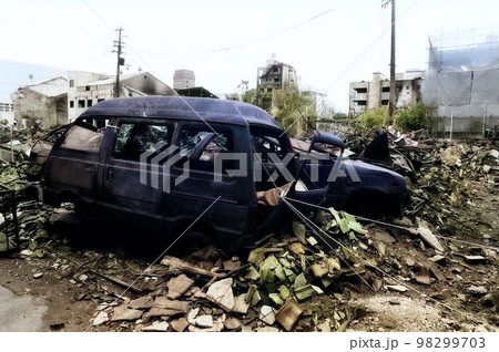 阪神大震災後の白黒写真を着色した写真 98299703