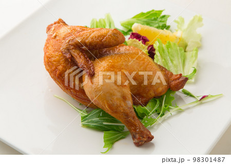 鶏の丸焼き 98301487