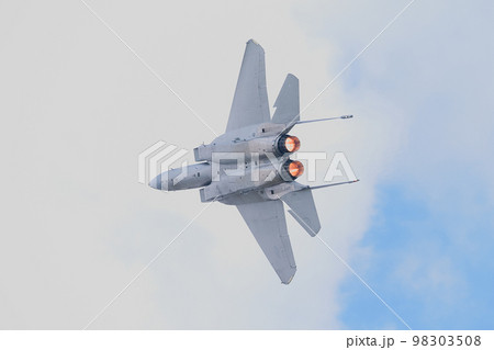 アメリカ空軍F-15Cイーグル旋回 98303508