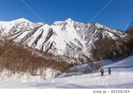 スノーハイクで一ノ倉沢から雪の白毛門と笠ヶ岳 98306284