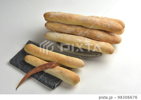 焼き お菓子づくり パンを焼く 98306676