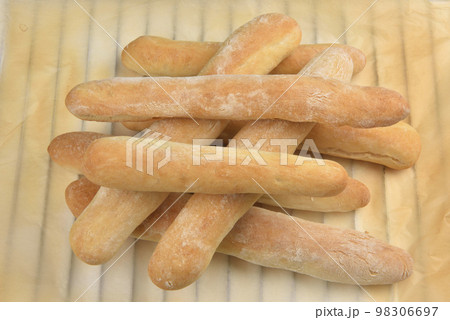 焼き お菓子づくり パンを焼く 98306697