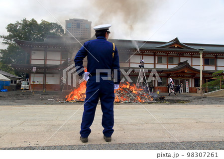 護国神社 とんど 護国神社 とんど 98307261