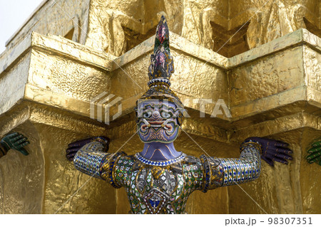 タイ　グランドパレス　鬼の像 98307351