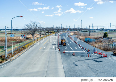 幹線道路の車線を増やす工事 国道17号上武道路上り方向の俯瞰 2022.12下 a-4 クールカラー 幹線道路の車線を増やす工事 国道17号上武道路上り方向の俯瞰 2022.12下 a-4 クールカラー 98308326