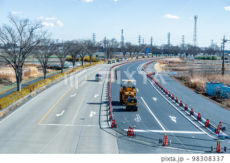 幹線道路の車線を増やす工事 国道17号上武道路上り方向の俯瞰 2022.12下 b-4 クールカラー 幹線道路の車線を増やす工事 国道17号上武道路上り方向の俯瞰 2022.12下 b-4 クールカラー 98308337