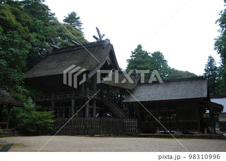 神魂(かもす)神社の本殿（島根県松江市大庭町） 98310996