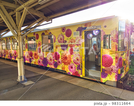 山形鉄道フラワー長井線の車両 YR-880形 山形鉄道フラワー長井線の車両 YR-880形 98311664