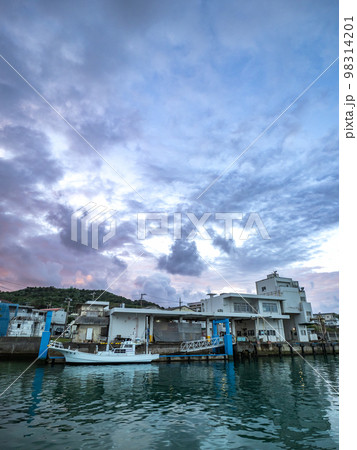 与那国久部良漁港 98314201