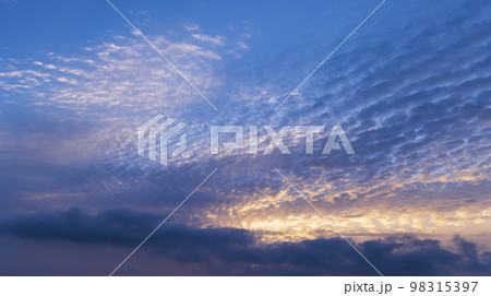 Beautiful sky with cloud before sunset 98315397