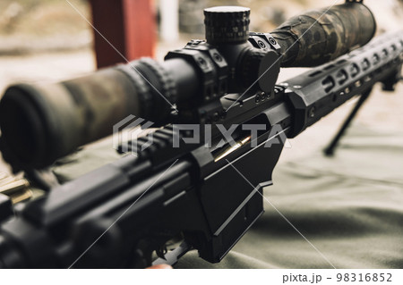 Close up picture of an optical rifle Close up picture of an optical rifle 98316852