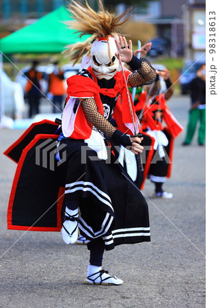 岩手県北上市　民俗芸能公演　鬼剣舞 98318613
