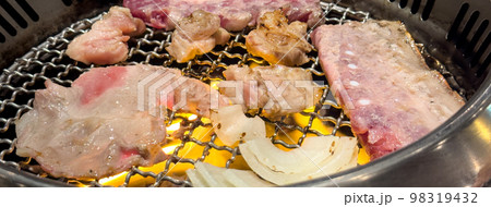 あぶる 網焼 焼く 98319432