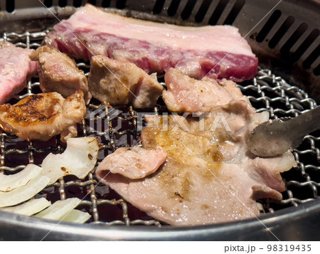 あぶる 網焼 焼く 98319435